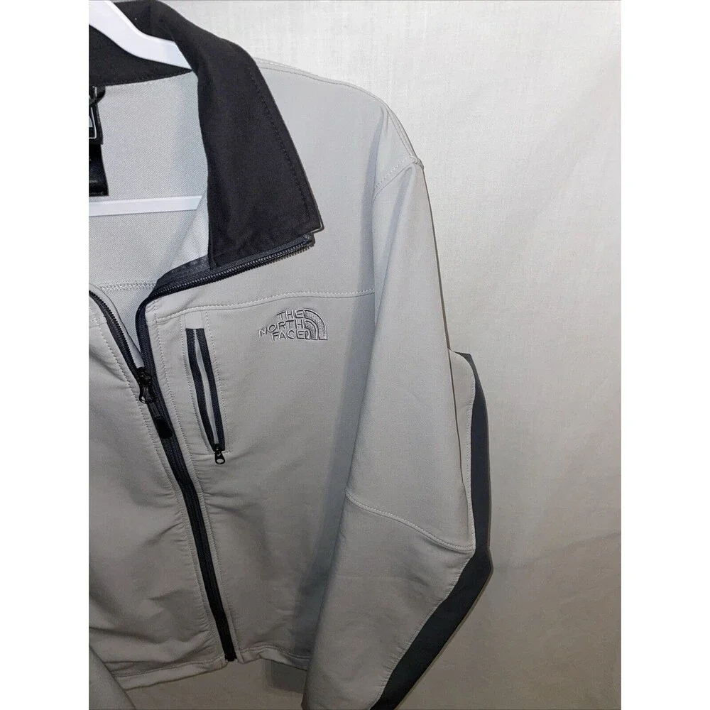 The North Face Men’s Windbreaker Sz Small Gray Hiking Running Walking Athleisure